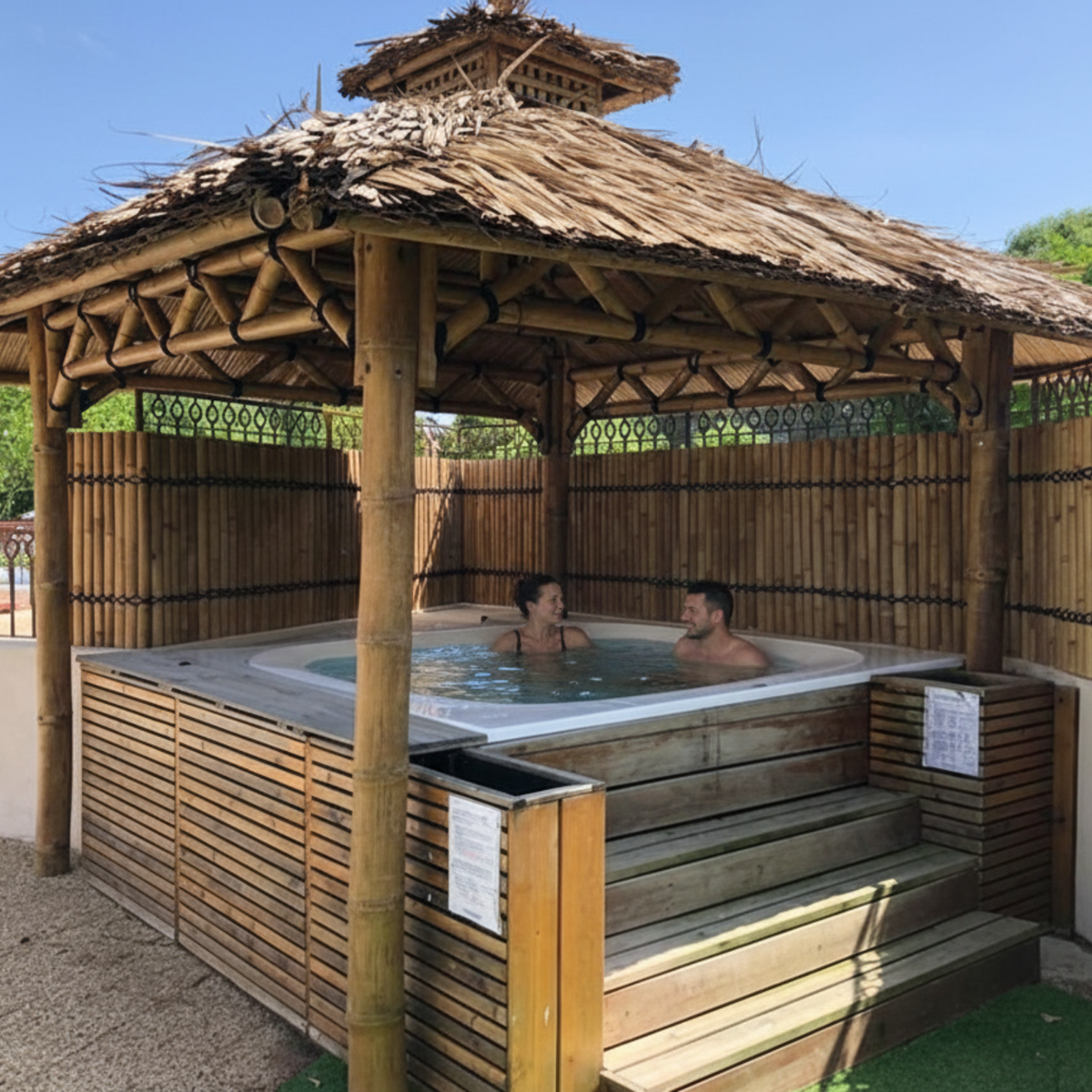 Bambushytte til Haven | Gazebo & Pergola Natur med Tag i Bambus eller Palme | 250x250 & 300x300 cm