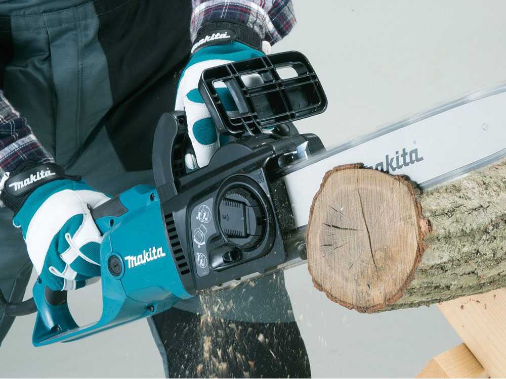 Makita UC3551A
